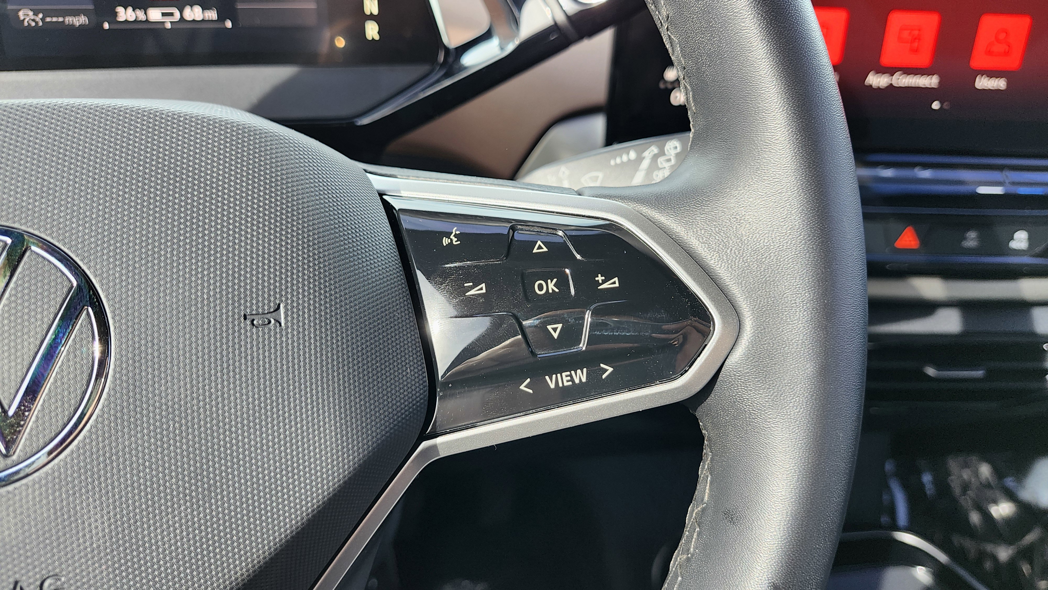 Used 2024 Volkswagen ID.4 2WD image 32