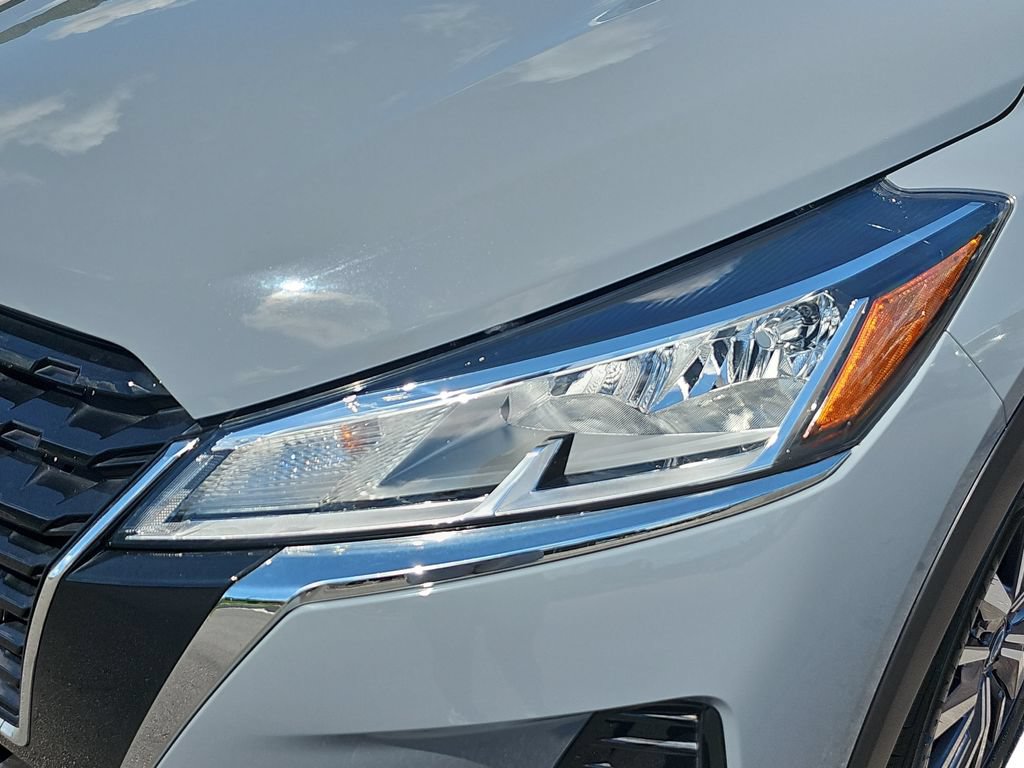 Used 2023 Nissan Kicks SV FWD image 30