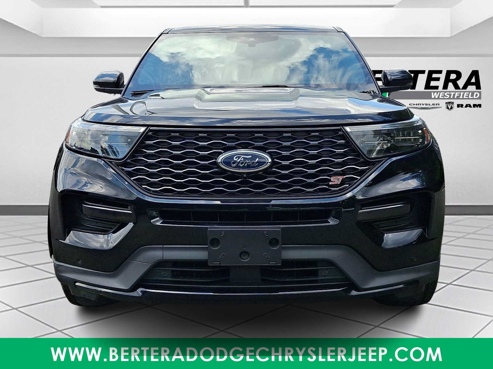 Used 2022 Ford Explorer ST w/ Equipment Group 401A AWD/4WD image 2
