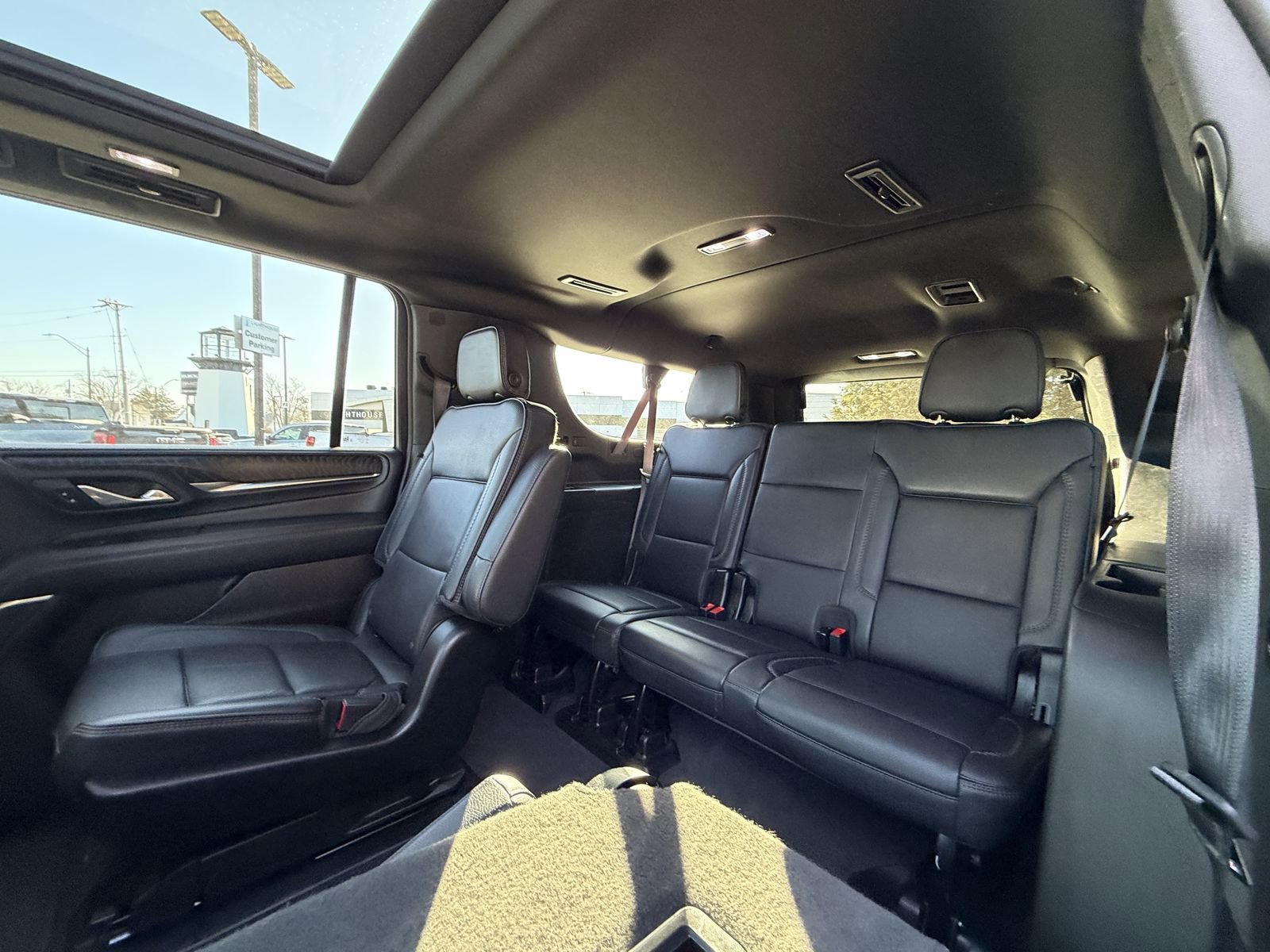 Used 2024 GMC Yukon XL Denali image 25