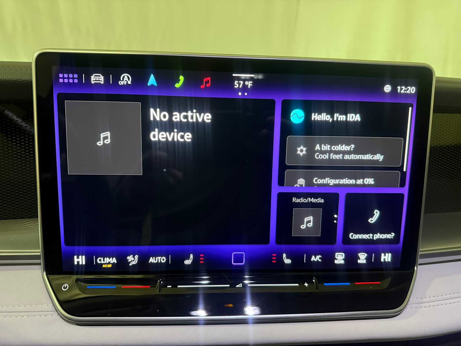 Certified 2025 Volkswagen Tiguan SE image 30