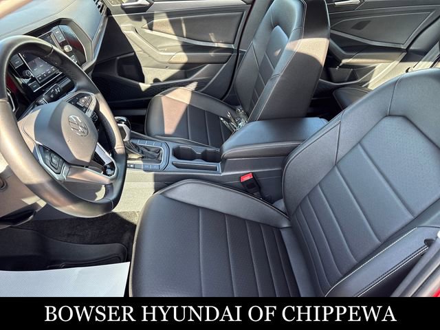 Used 2023 Volkswagen Jetta SE FWD image 9