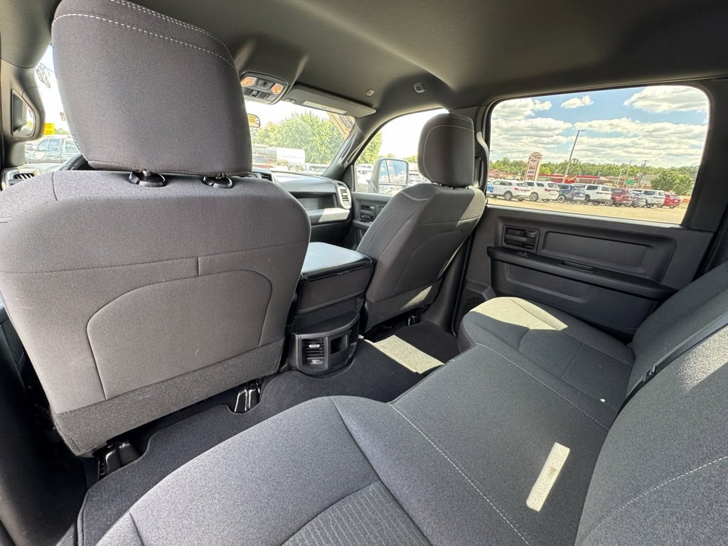 Used 2024 RAM 2500 Tradesman w/ Chrome Appearance Group image 13