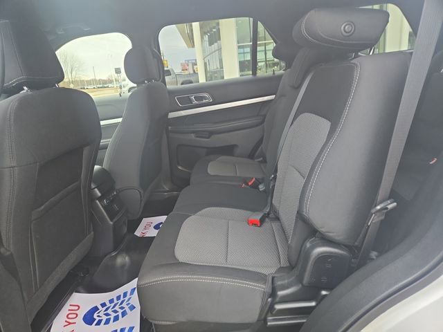 Used 2017 Ford Explorer XLT image 23