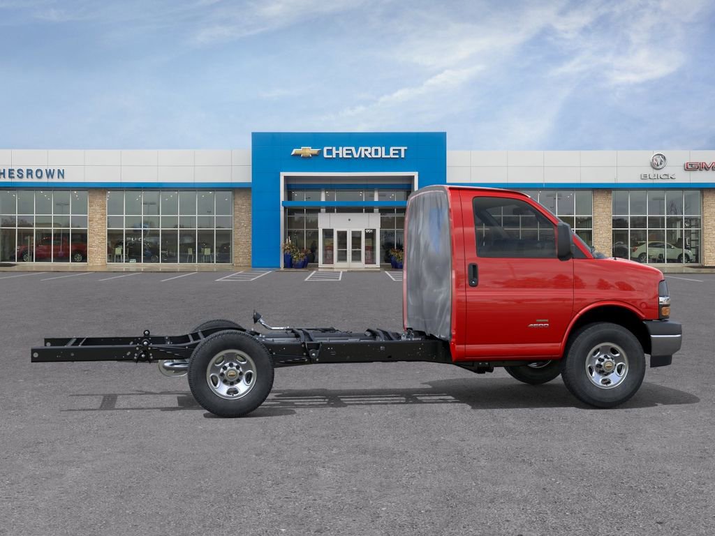 New 2026 Chevrolet Express 3500 image 5