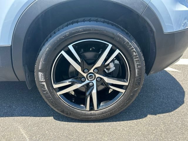 Used 2025 Volvo XC40 B5 Core AWD/4WD image 9
