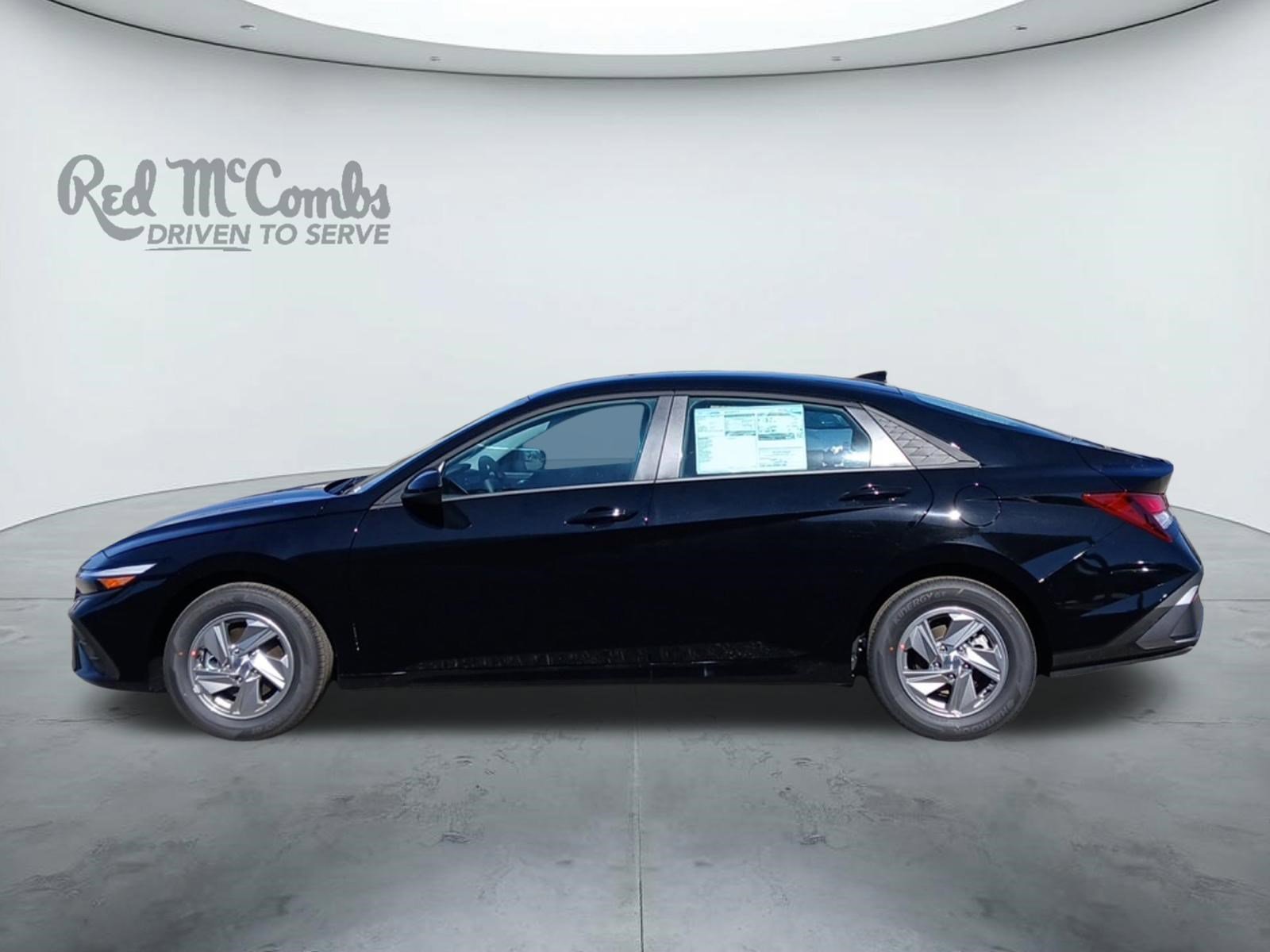 New 2026 Hyundai Elantra SE image 2