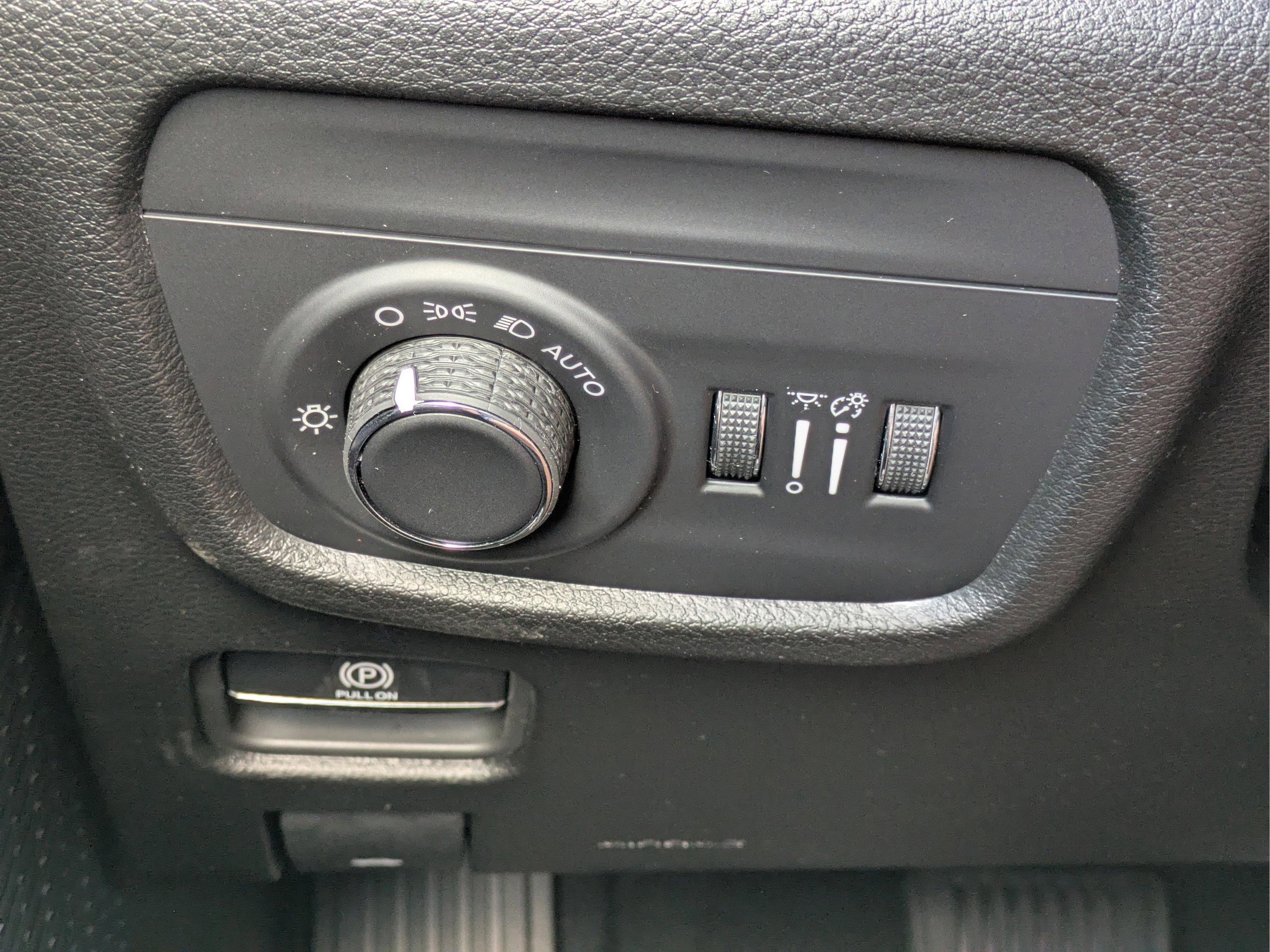 New 2025 Jeep Grand Cherokee L Laredo image 27