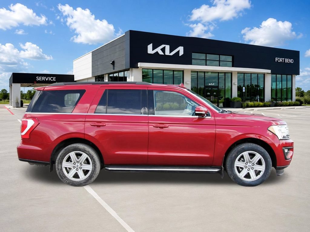 Used 2018 Ford Expedition XLT w/ Equipment Group 202A RWD image 4