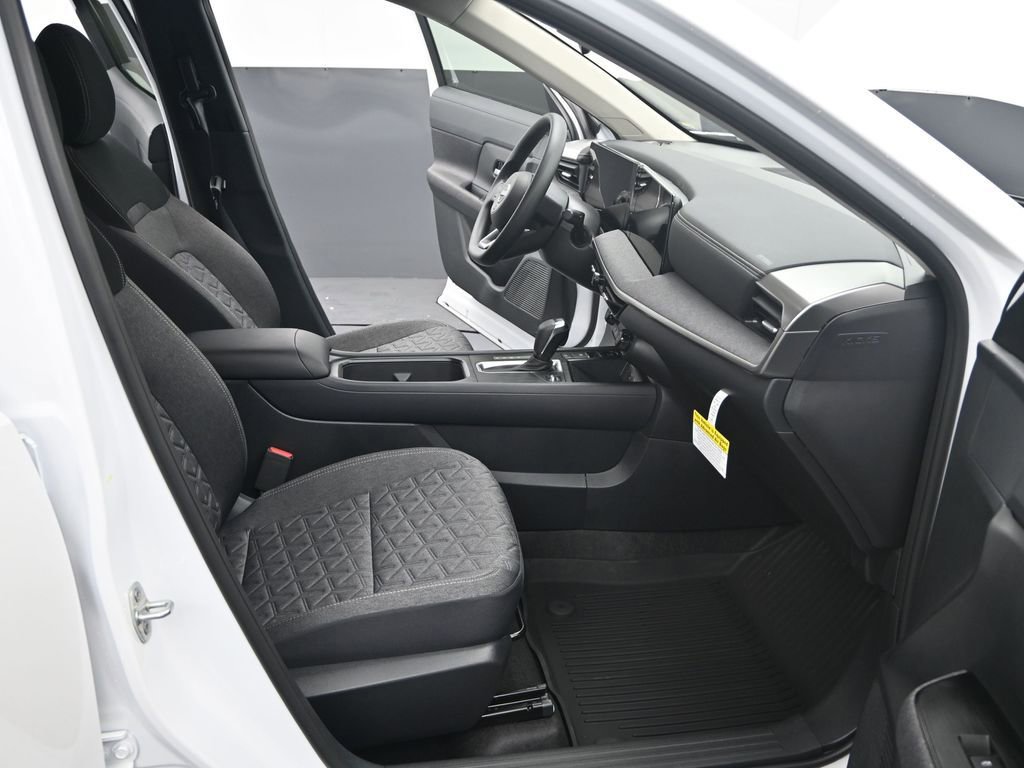 Used 2026 Nissan Kicks SV image 13