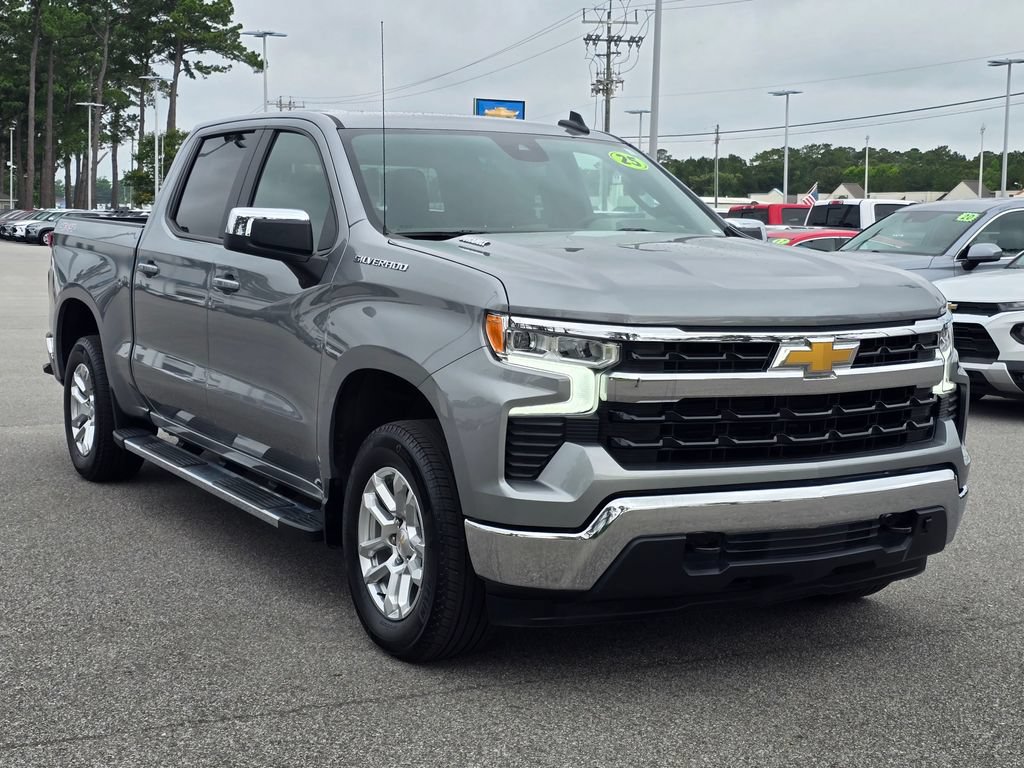 Certified 2025 Chevrolet Silverado 1500 LT w/ Leather Package AWD/4WD image 7