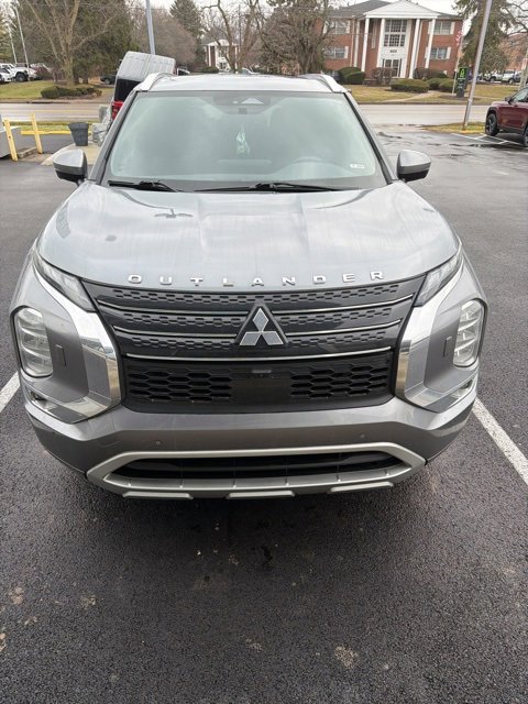 Used 2022 Mitsubishi Outlander SEL image 2
