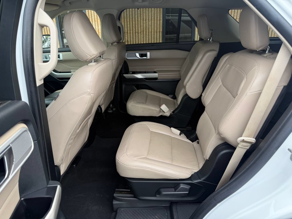 Used 2022 Ford Explorer Limited w/ Equipment Group 301A RWD image 18