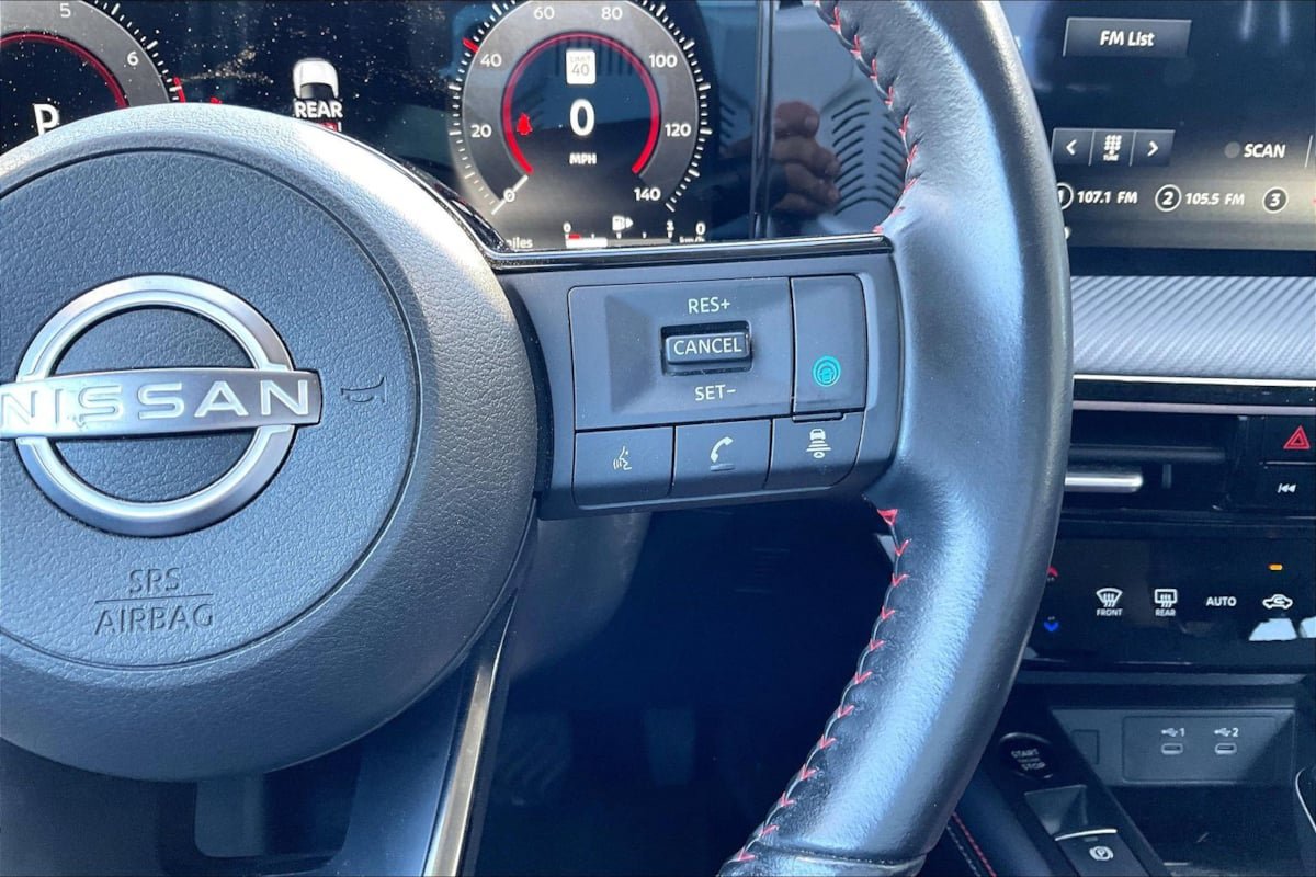 Used 2025 Nissan Kicks SR FWD image 19