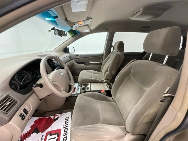 Used 2005 Toyota Sienna LE w/ LE Pkg 4 AWD/4WD image 14