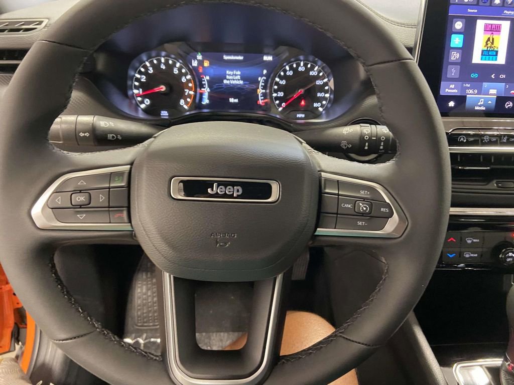 New 2026 Jeep Compass Latitude image 22