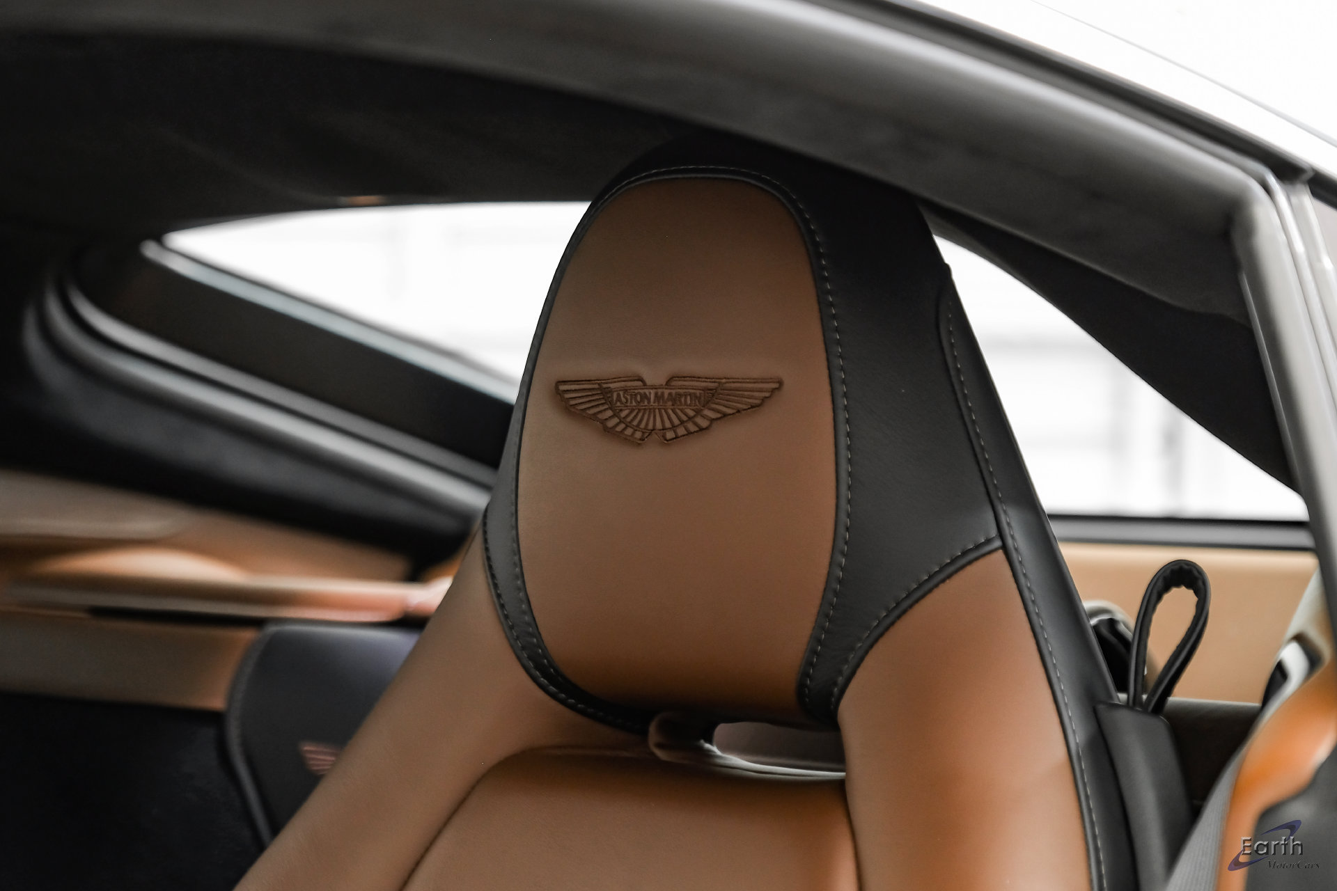 Used 2020 Aston Martin V8 Vantage Coupe RWD image 37