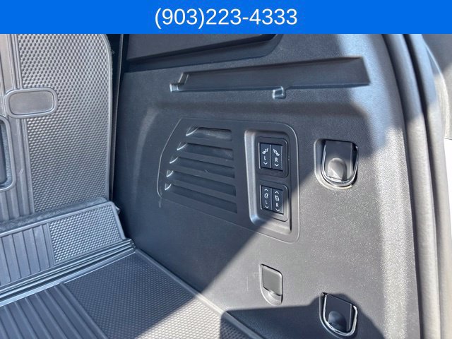 Used 2026 Chevrolet Traverse RS w/ LPO, Floor Liner Package FWD image 12