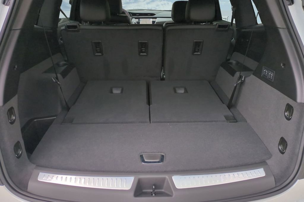 New 2025 Cadillac XT6 Sport AWD/4WD image 14