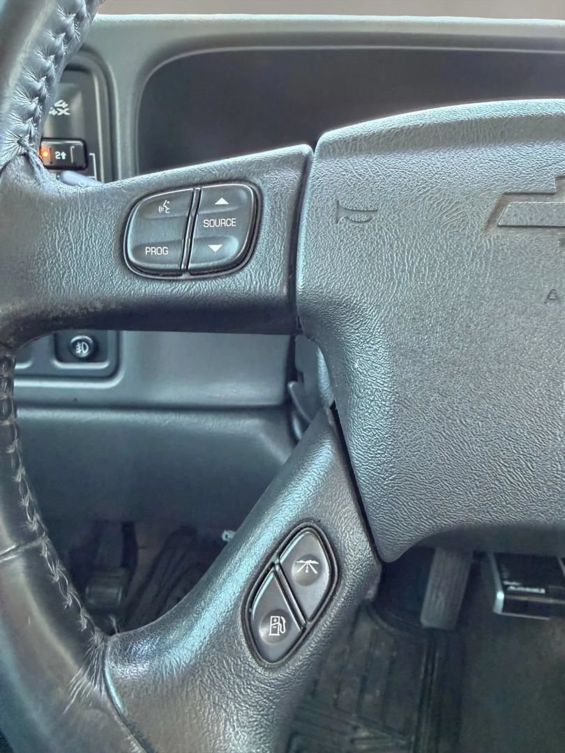 Used 2004 Chevrolet Silverado 3500 4x4 Crew Cab w/ Heavy-Duty Power Package image 15