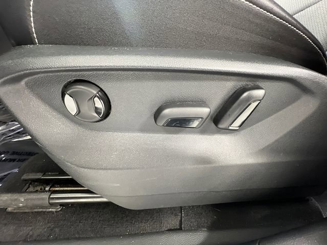 Used 2025 Volkswagen Atlas SE image 27