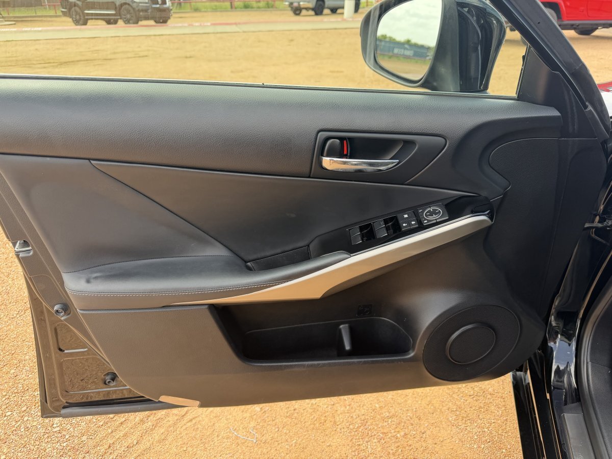 Used 2016 Lexus IS 200t RWD image 13