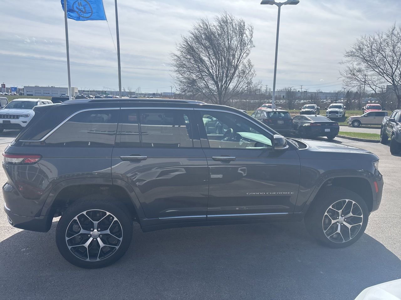 Used 2024 Jeep Grand Cherokee Summit video 2