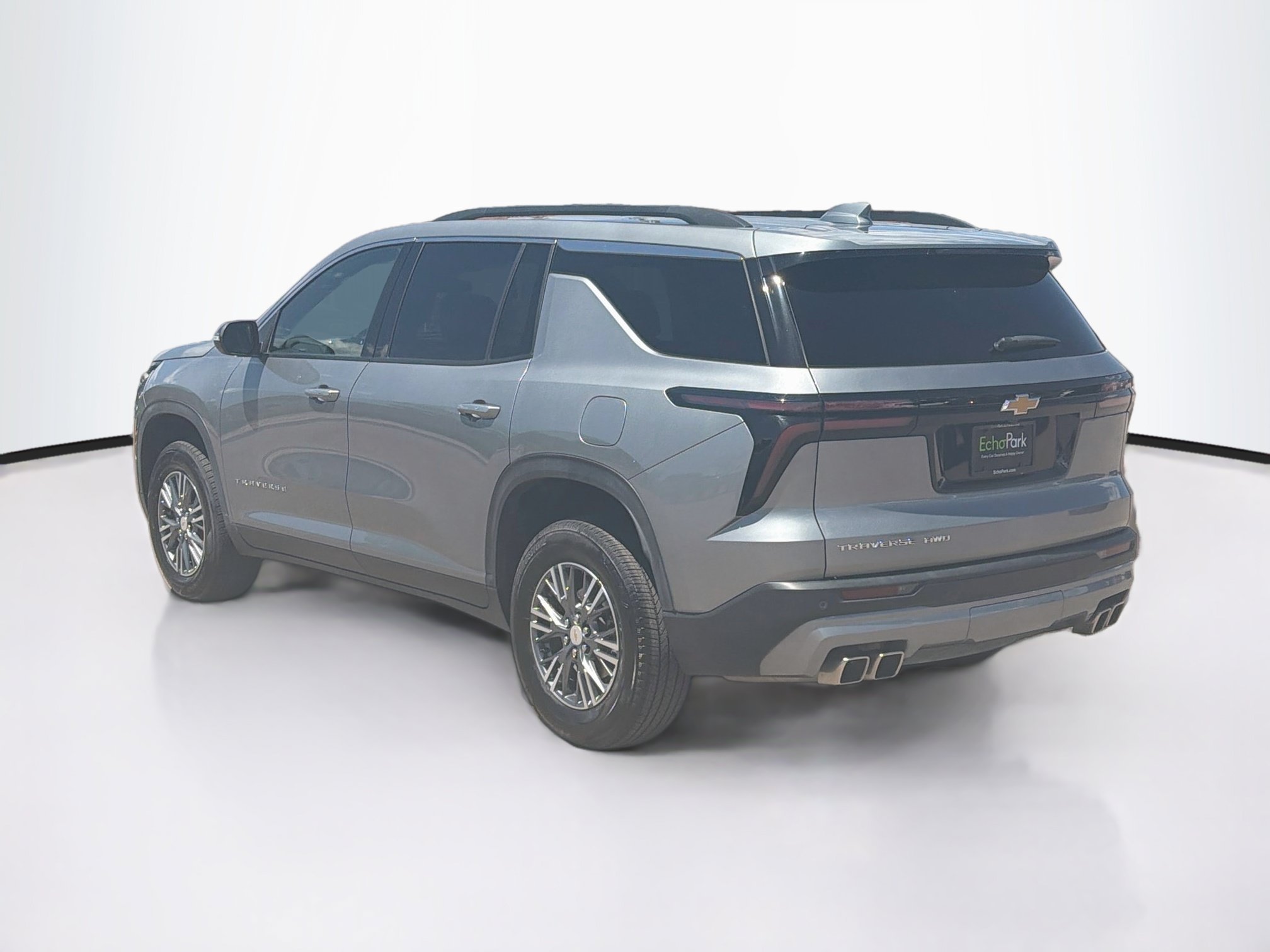Used 2025 Chevrolet Traverse LT AWD/4WD image 5