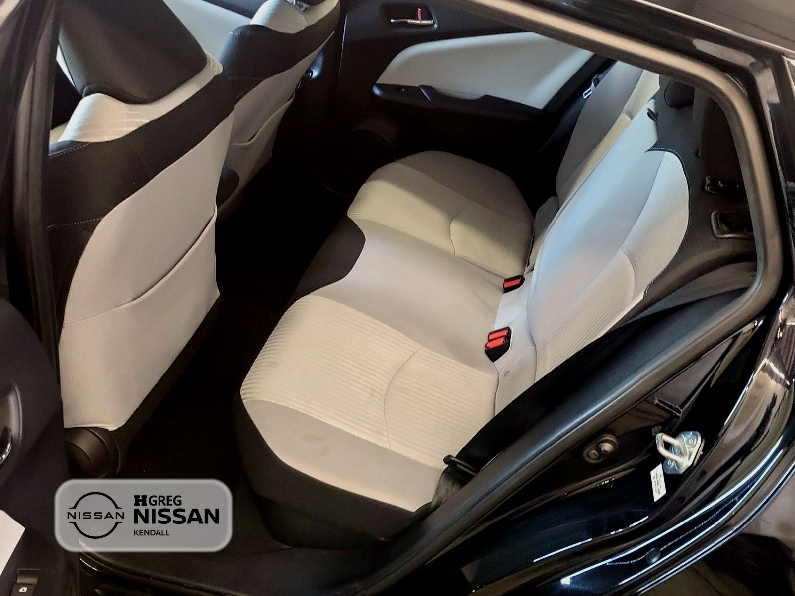 Used 2018 Toyota Prius Three image 15