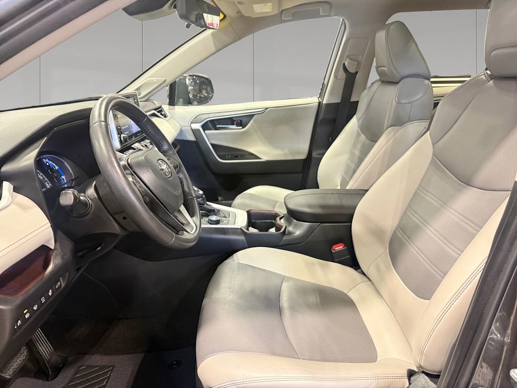 Used 2021 Toyota RAV4 Limited image 10