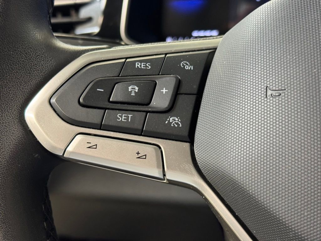 Used 2025 Volkswagen Jetta S image 31