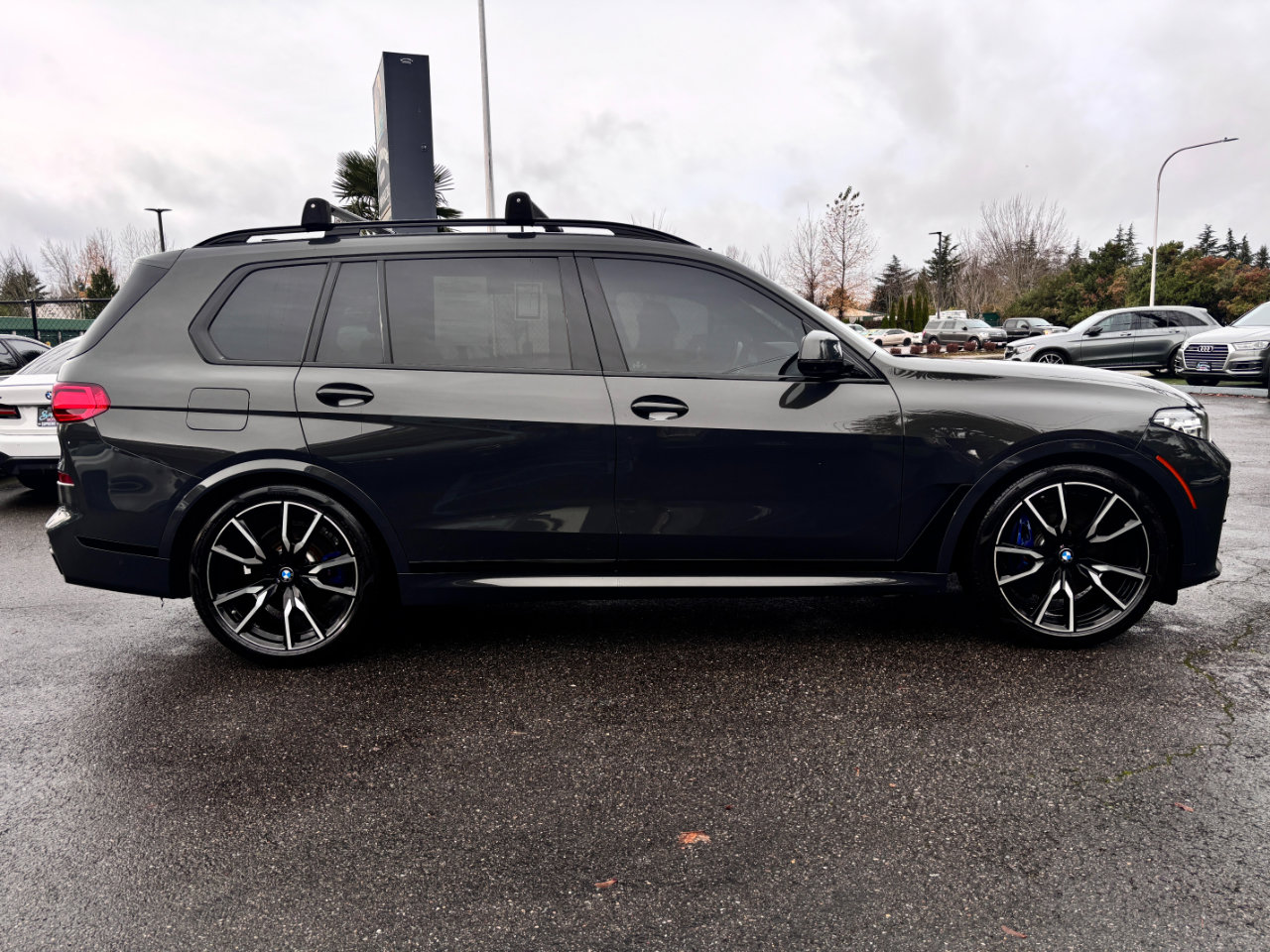 Used 2022 BMW X7 xDrive40i w/ M Sport Package image 15