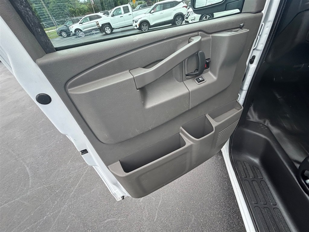 Used 2023 GMC Savana 2500 w/ Driver Convenience Package RWD image 17