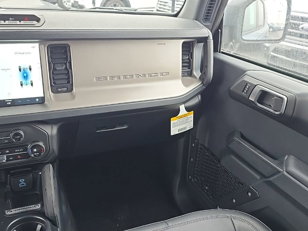 New 2025 Ford Bronco Outer Banks w/ Sasquatch Package image 17