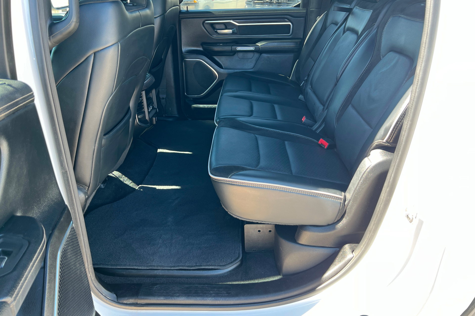 Used 2025 RAM 1500 Laramie image 21