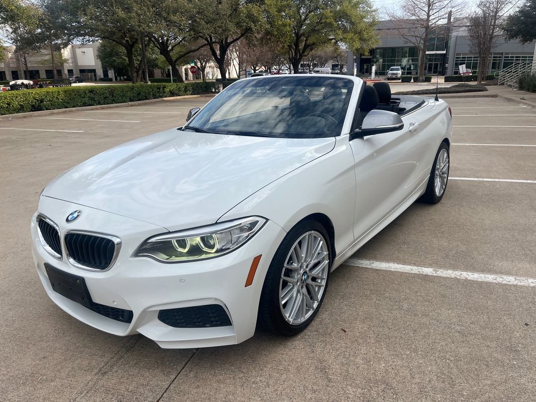 Used 2016 BMW M235i Convertible image 4
