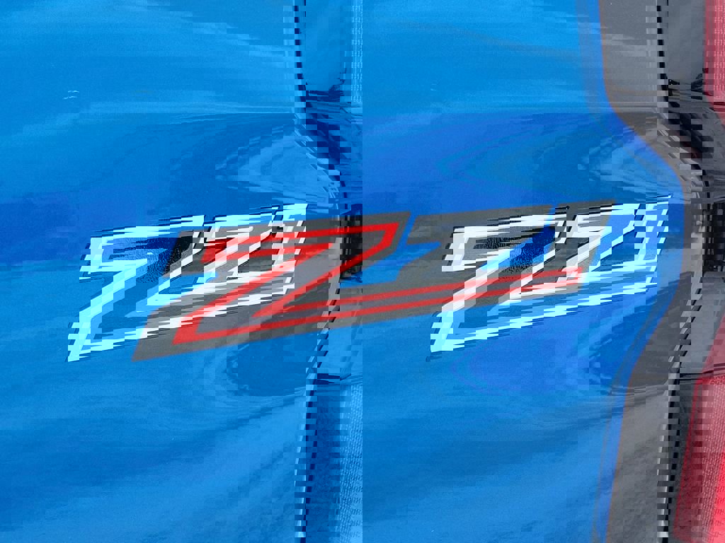 Used 2023 Chevrolet Colorado Z71 w/ Z71 Convenience Package 2 image 6