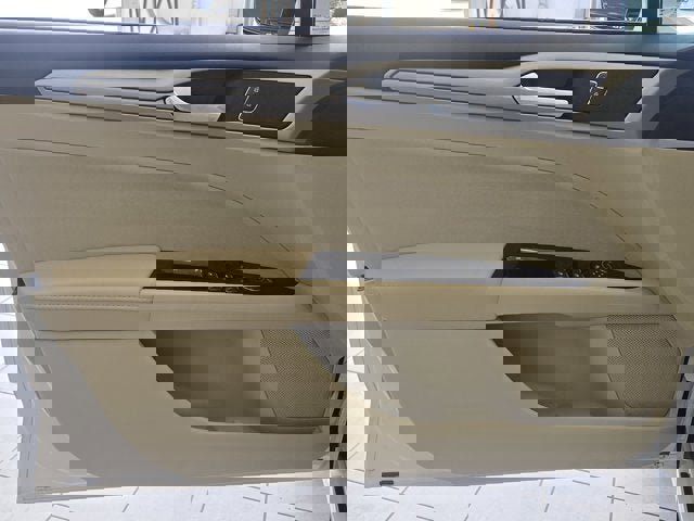 Used 2014 Ford Fusion SE FWD image 17