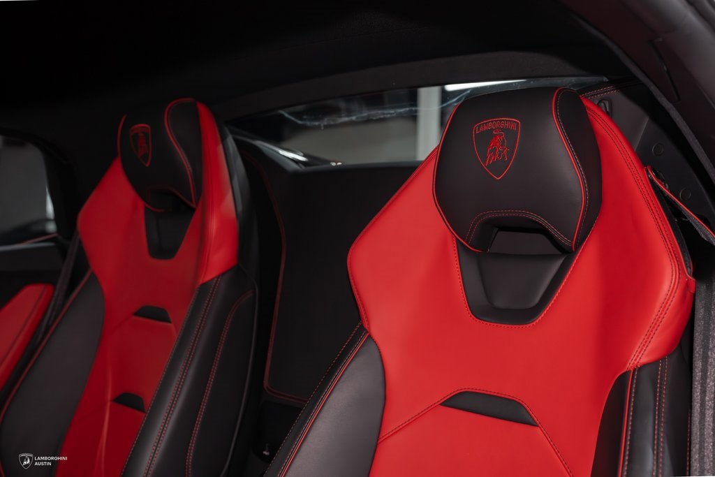 Used 2023 Lamborghini Huracan EVO image 37