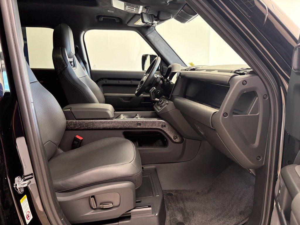 New 2026 Land Rover Defender 110 AWD/4WD image 22