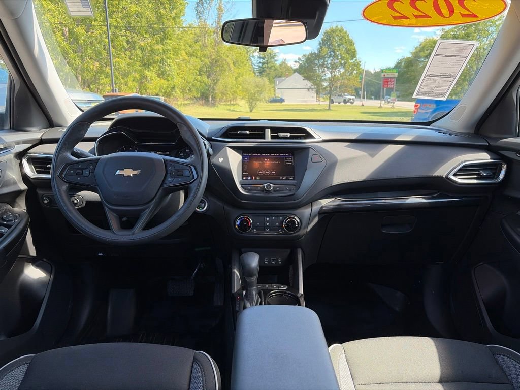 Used 2022 Chevrolet TrailBlazer LT w/ Confidence II Package FWD image 19