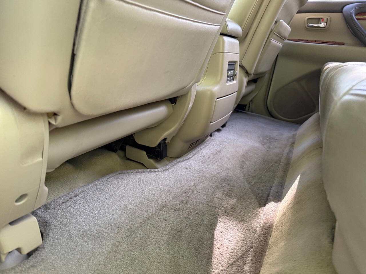 Used 2003 Lexus LX 470 4WD image 42