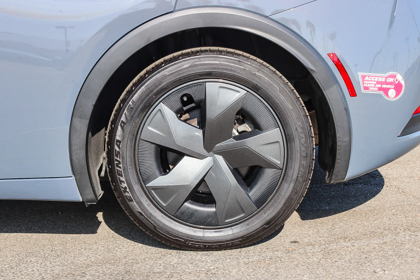 Used 2024 Toyota Prius Prime FWD image 10