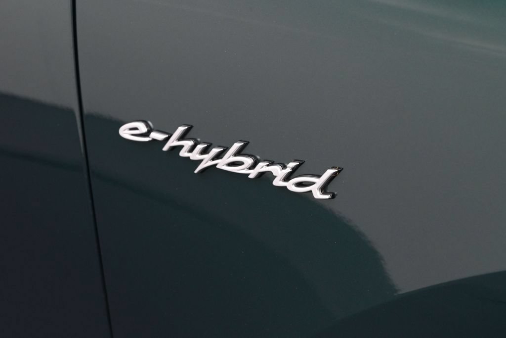 Certified 2025 Porsche Cayenne S AWD/4WD image 33