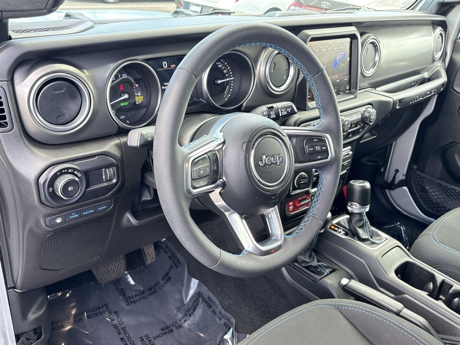 Used 2023 Jeep Wrangler Unlimited Rubicon 4xe w/ Cold Weather Group AWD/4WD image 16