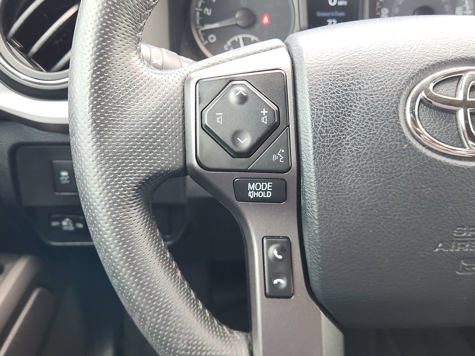 Used 2023 Toyota Tacoma TRD Sport w/ Technology Package RWD image 32