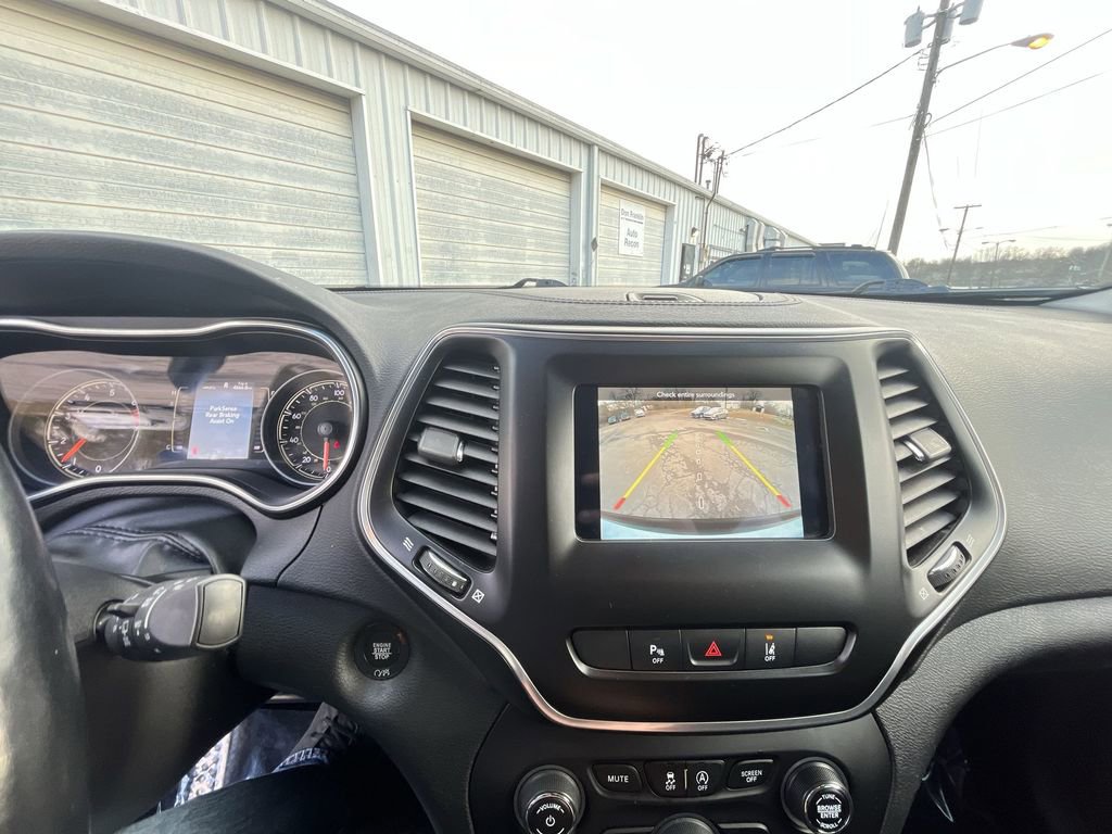 Used 2021 Jeep Cherokee Latitude Plus image 17