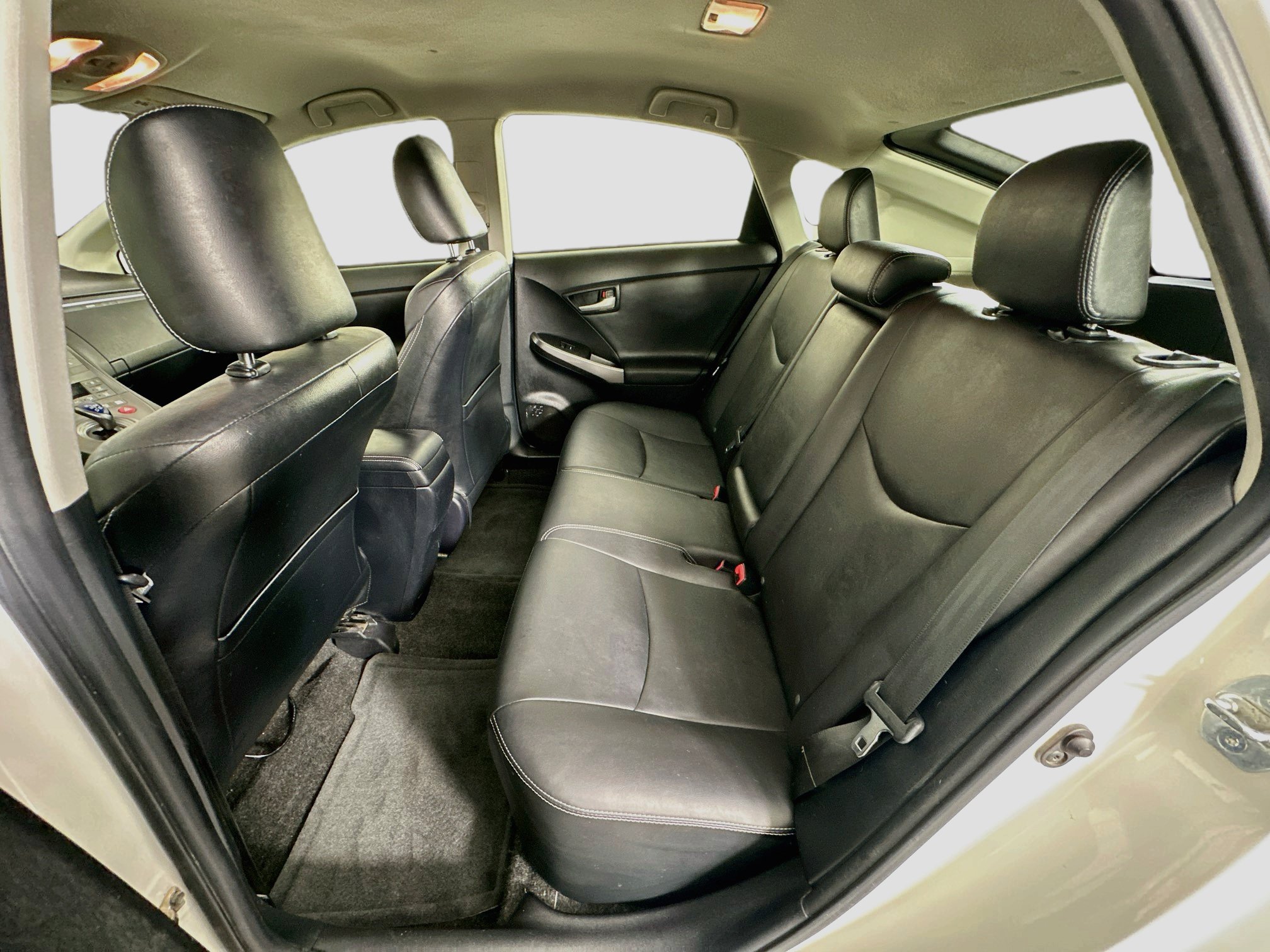 Used 2015 Toyota Prius Persona Series FWD image 26