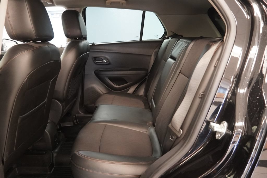 Used 2020 Chevrolet Trax LT w/ LT Convenience Package FWD image 25