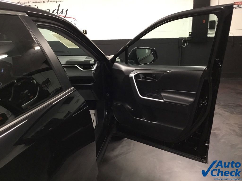 Used 2022 Toyota RAV4 LE AWD/4WD image 39